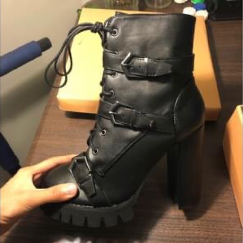 ASOS Platform Boots - Picture 3 of 8